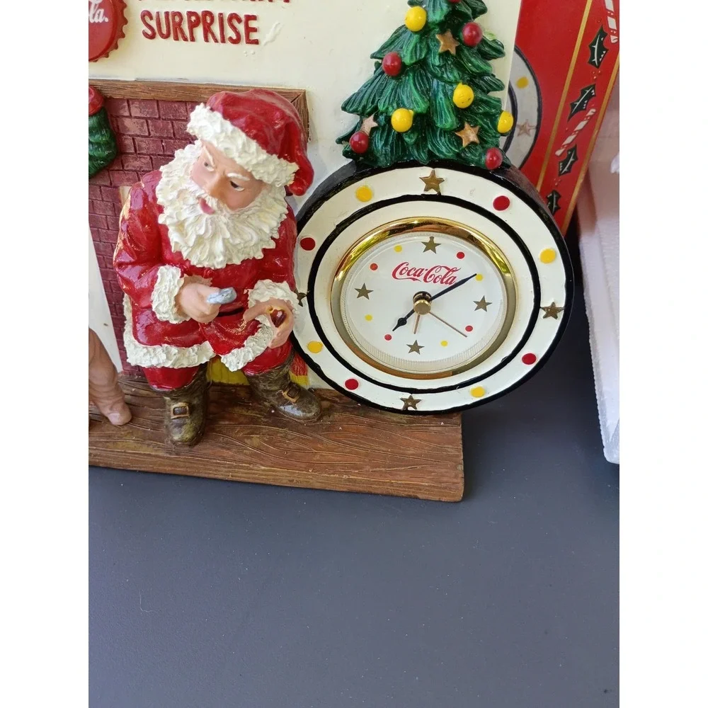 Coco Cola Christmas Refreshing Santa Figurine With Clock 1998 #4520‎